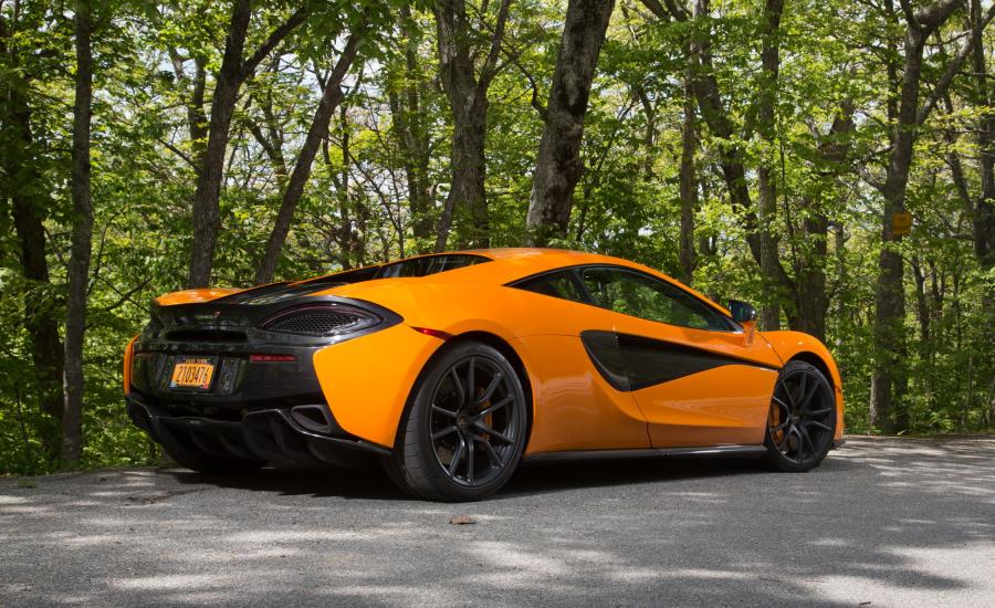  McLaren 570S Coupe 2015 года  (US) (фото 11 из 26)